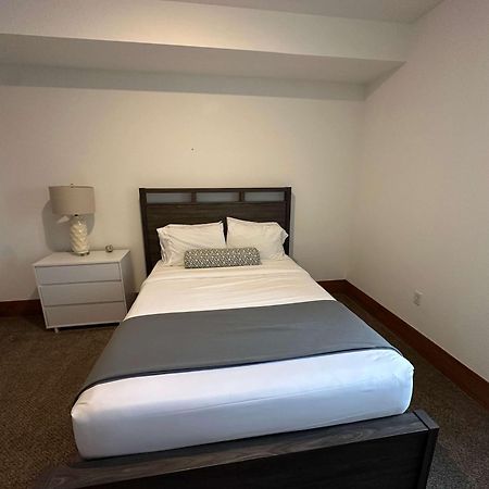 2Br Suite At The Grand Castle Pool Gym & Parking Grandville Dış mekan fotoğraf